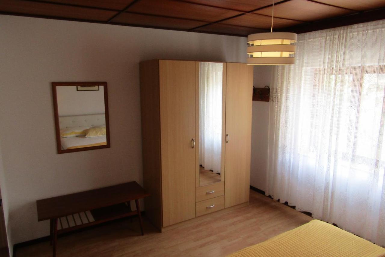 Apartman Avsec Krk Town Buitenkant foto