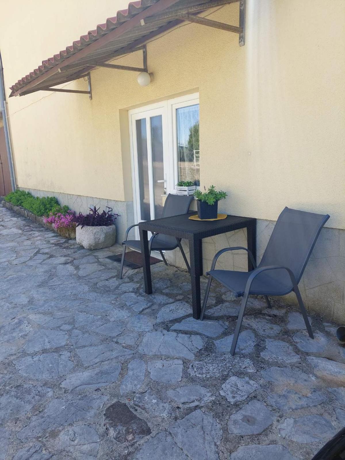 Apartman Avsec Krk Town Buitenkant foto